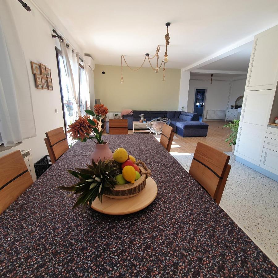 Che Private Rooms Banovci Novi Banovci Екстер'єр фото