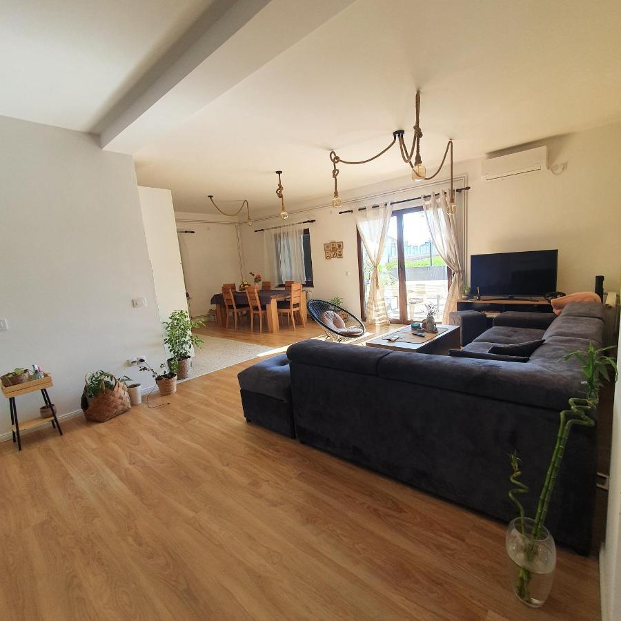 Che Private Rooms Banovci Novi Banovci Екстер'єр фото