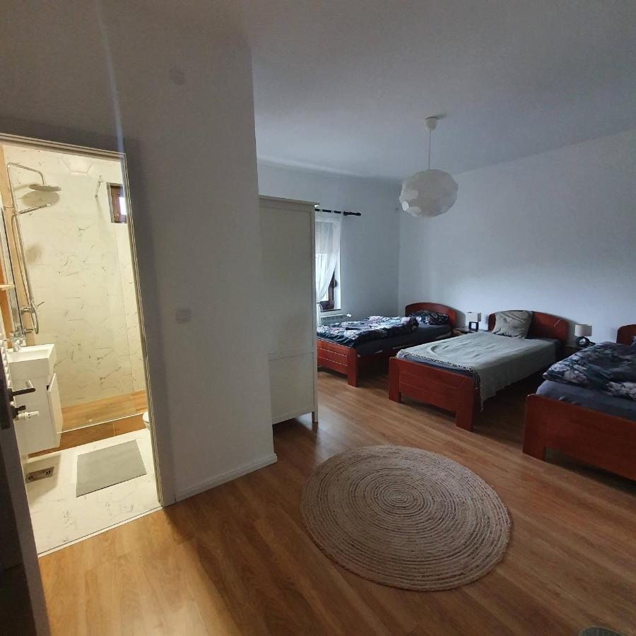 Che Private Rooms Banovci Novi Banovci Екстер'єр фото
