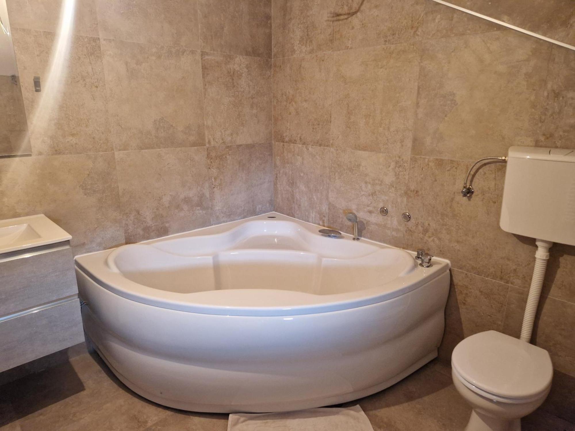 Che Private Rooms Banovci Novi Banovci Екстер'єр фото