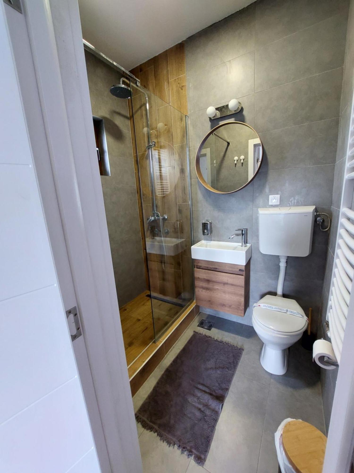 Che Private Rooms Banovci Novi Banovci Номер фото
